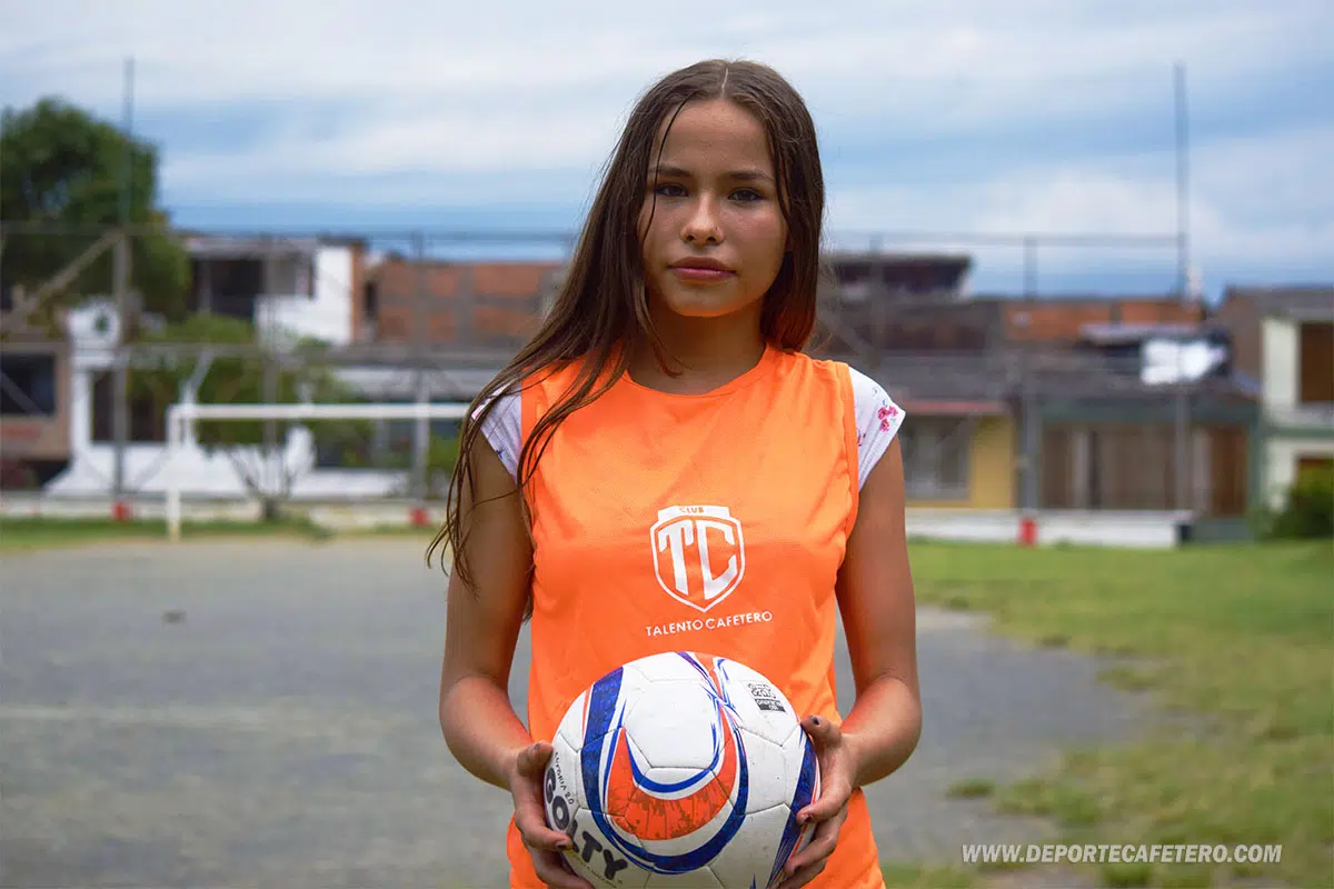 Talento Cafetero llega al fútbol femenino de la región