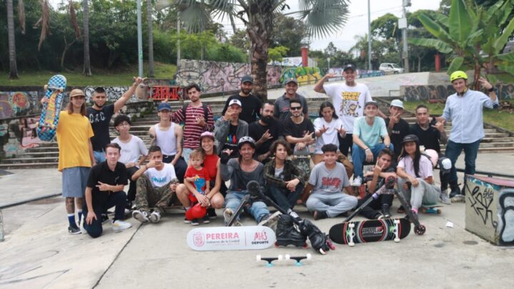Alcaldía de Pereira entregó implementación a deportistas de Skateboarding