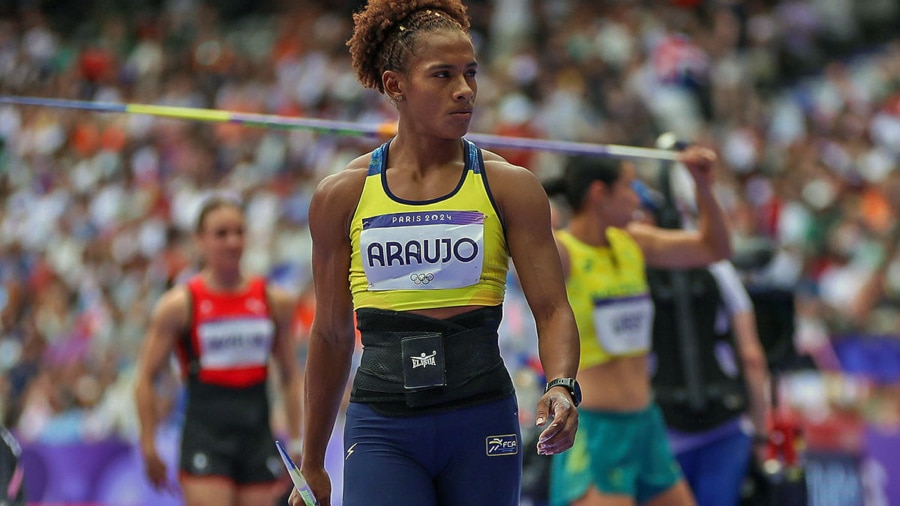 Martha-Valeria-Araujo-Paris-900x506